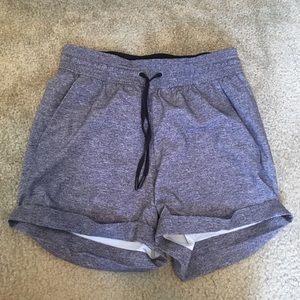 Lululemon Spring Break Away Short Gray Size 4 NWT